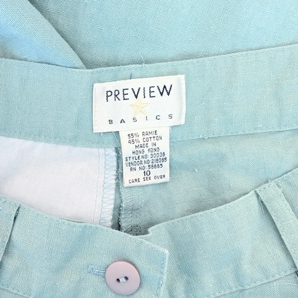 Vintage 90s Tailored Shorts - Pleated Front with Pockets - Size 10 - Mid‎ Rise